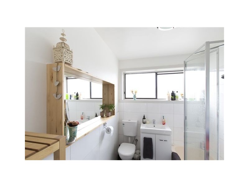 2/19 Barnett Street, Kensington VIC 3031