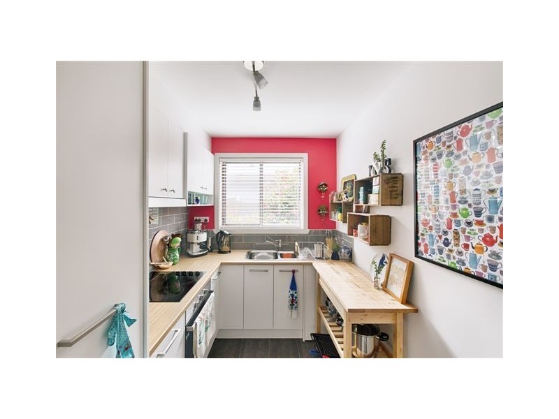 2/19 Barnett Street, Kensington VIC 3031