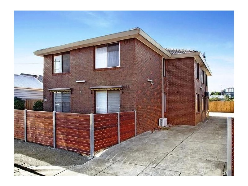 2/19 Barnett Street, Kensington VIC 3031