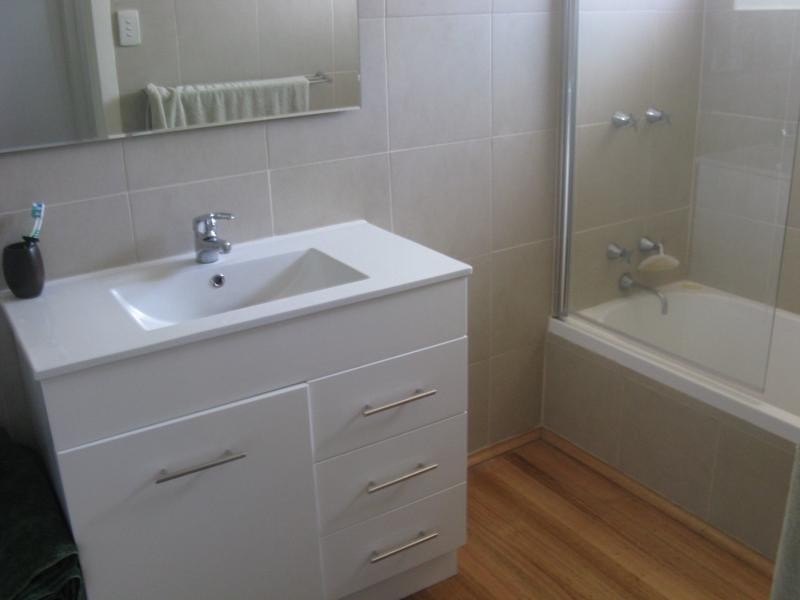 2/26 Ballater Street, Essendon VIC 3040