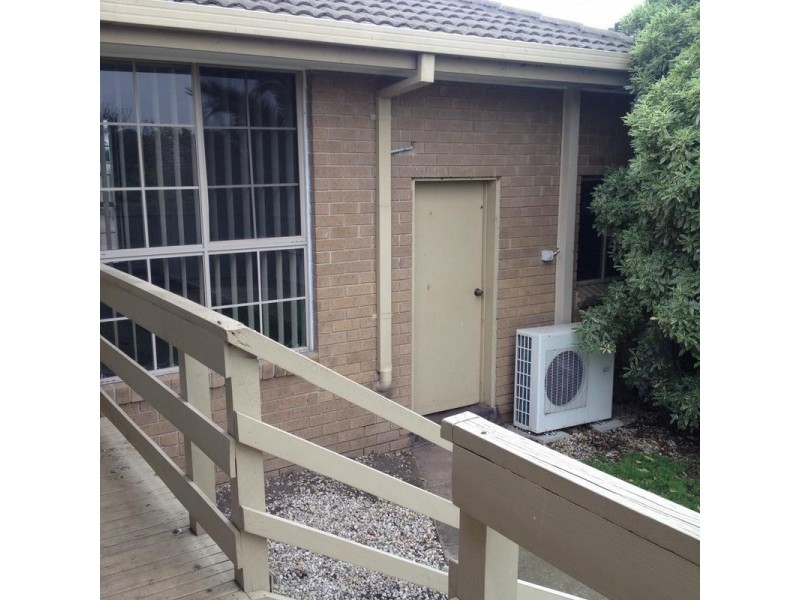 2/18 Duffy Street, Essendon VIC 3040