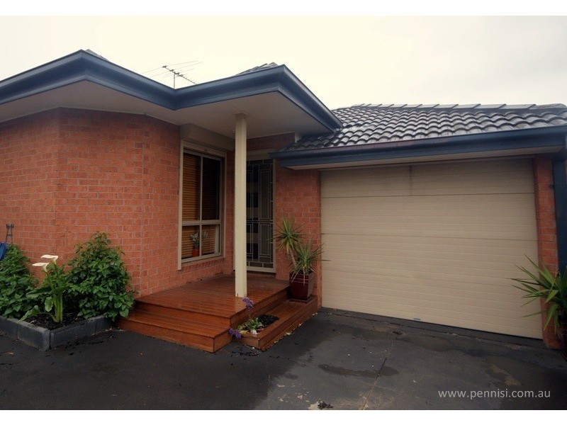 3/16 Bowes Avenue, Airport West VIC 3042
