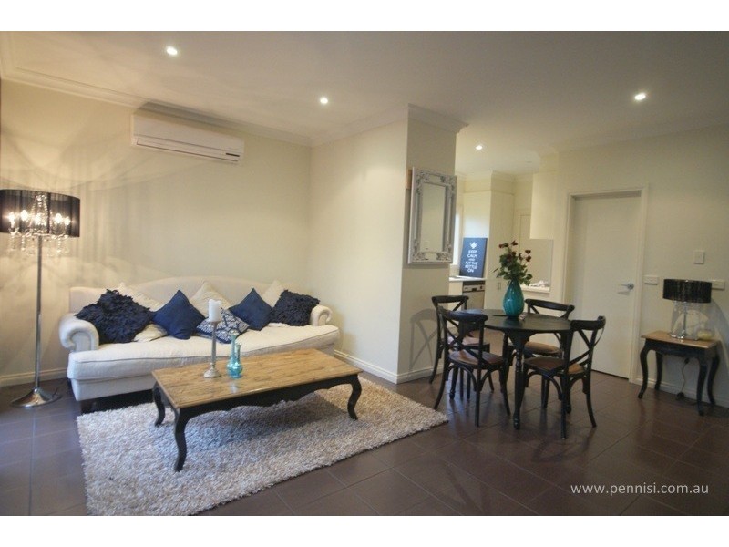 3/16 Bowes Avenue, Airport West VIC 3042