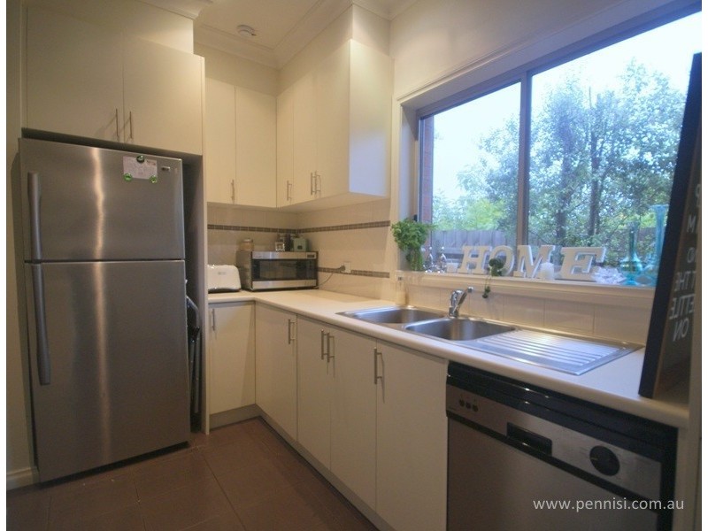 3/16 Bowes Avenue, Airport West VIC 3042