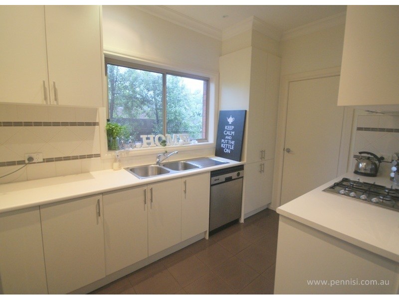 3/16 Bowes Avenue, Airport West VIC 3042