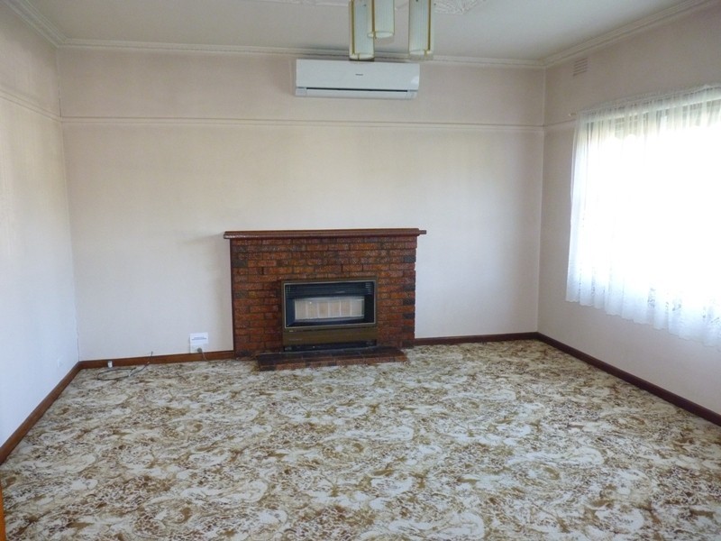 50 Watt Ave, Oak Park VIC 3046