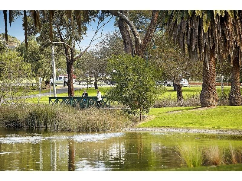 8/1 Fuller Street, Essendon VIC 3040