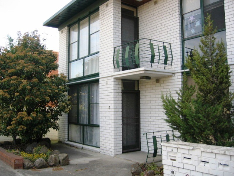 2/2 Allard Street, Brunswick West VIC 3055
