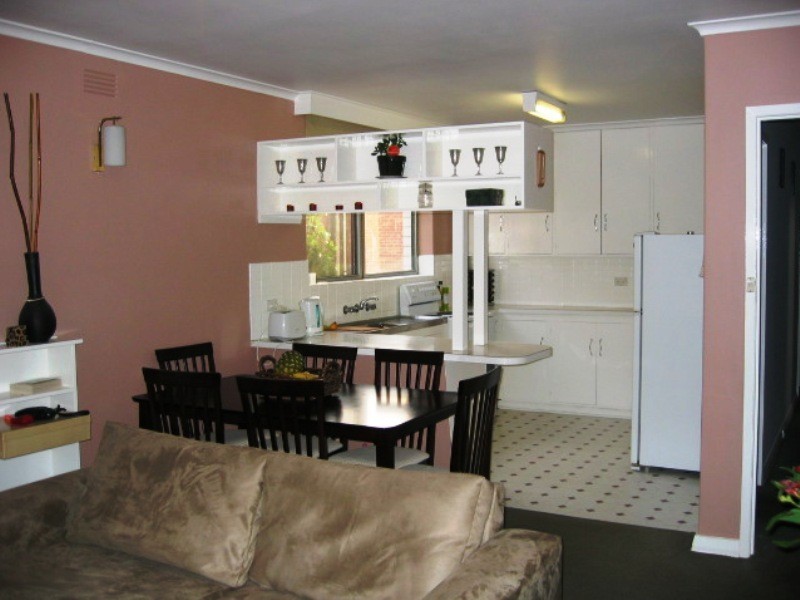 2/2 Allard Street, Brunswick West VIC 3055