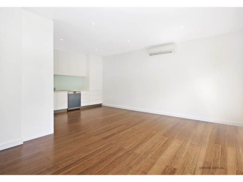 3/3 Prince Street, Essendon North VIC 3041