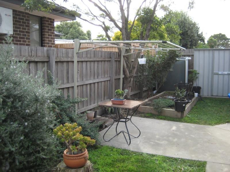 4/38-40 Gladstone Pde, Glenroy VIC 3046