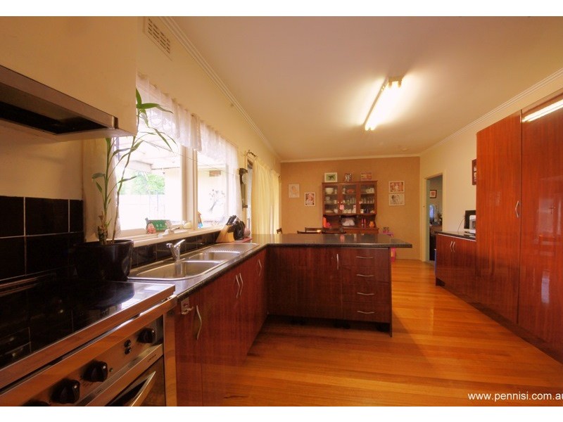 10 Etzel Street, Airport West VIC 3042