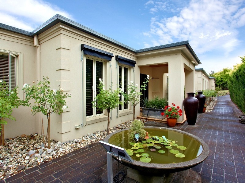 6 Erinvale Close, Gisborne VIC 3437