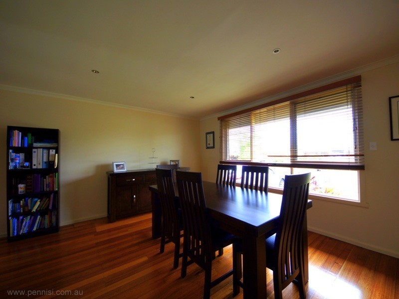 16 Grant Grove, Keilor East VIC 3033