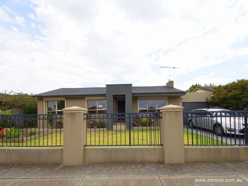 16 Grant Grove, Keilor East VIC 3033