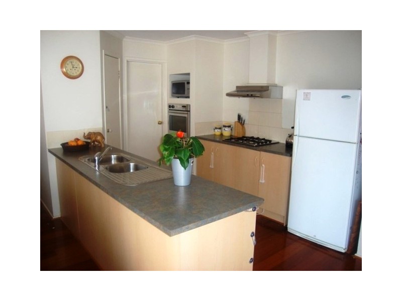 16 Sandover Drive, Roxburgh Park VIC 3064