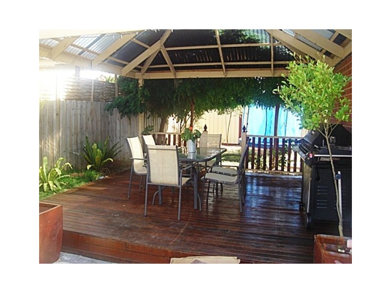 16 Sandover Drive, Roxburgh Park VIC 3064
