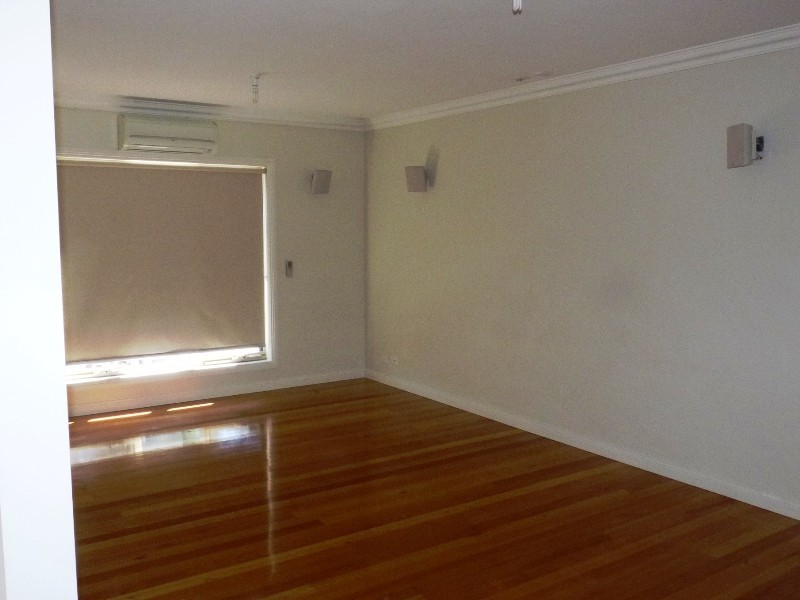 1/12 Elstone Court, Niddrie VIC 3042