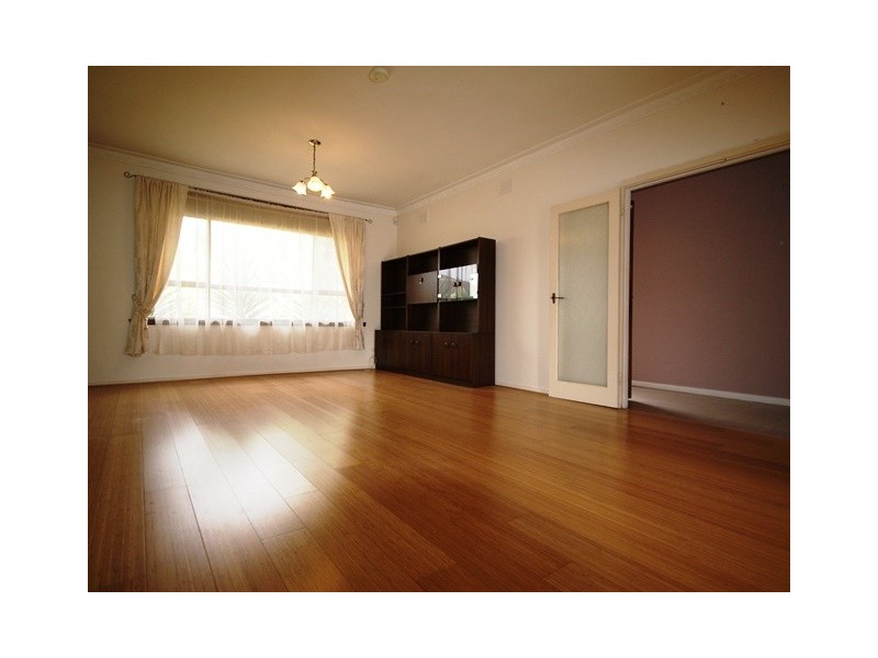 69 Barbara Crescent, Avondale Heights VIC 3034