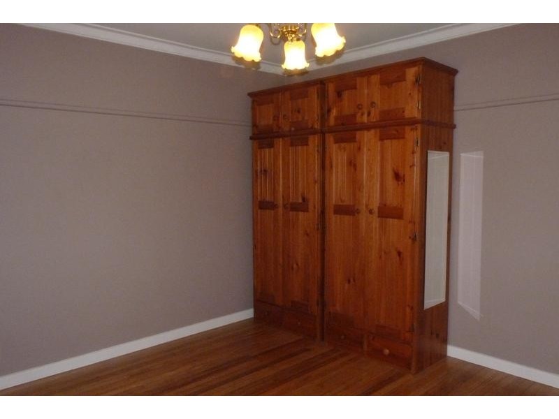 4 Karadoc Avenue, Pascoe Vale VIC 3044