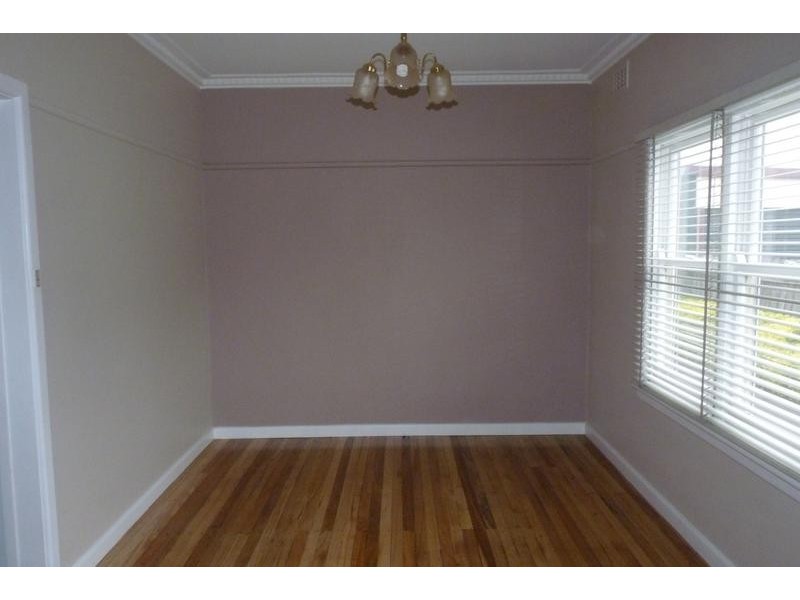 4 Karadoc Avenue, Pascoe Vale VIC 3044