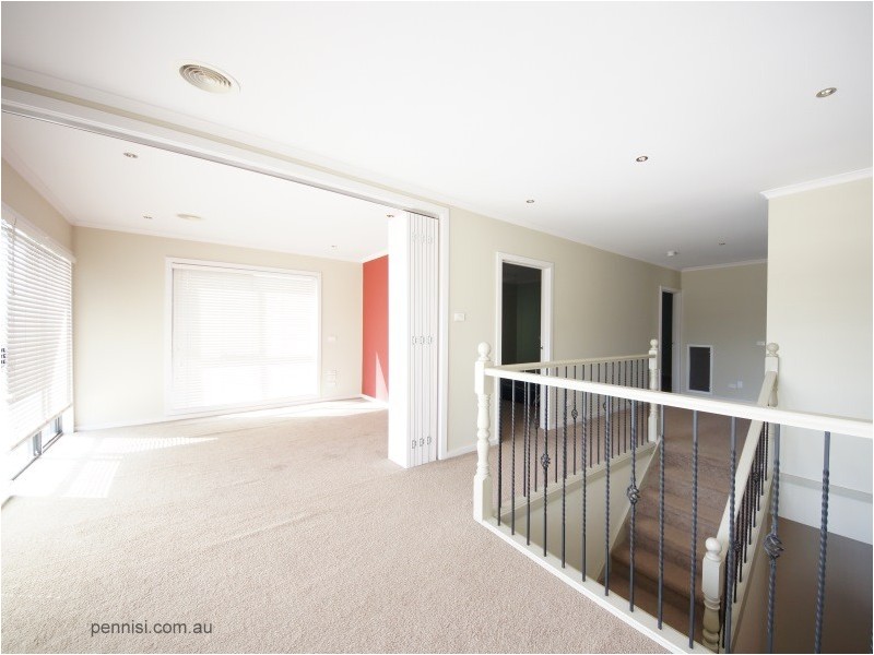 8 Taylor Avenue, Maribyrnong VIC 3032