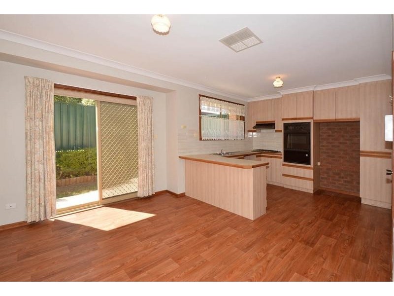 4/42 Winifred Street, Oak Park VIC 3046