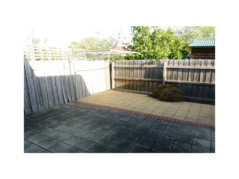 2/19 Florence Street, Coburg VIC 3058