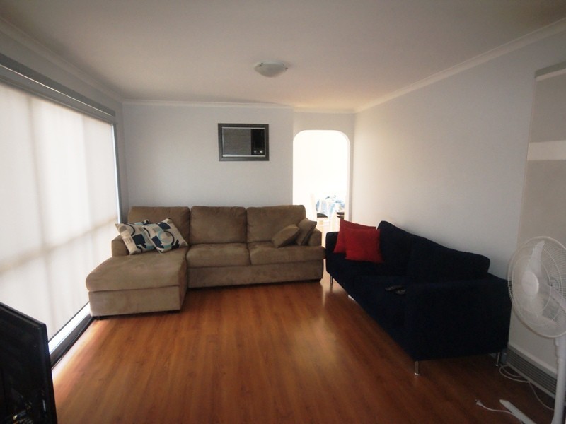 1/79 Newman Crescent, Niddrie VIC 3042