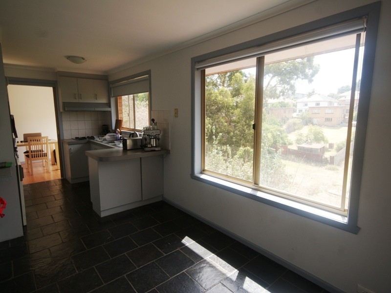 1/79 Newman Crescent, Niddrie VIC 3042