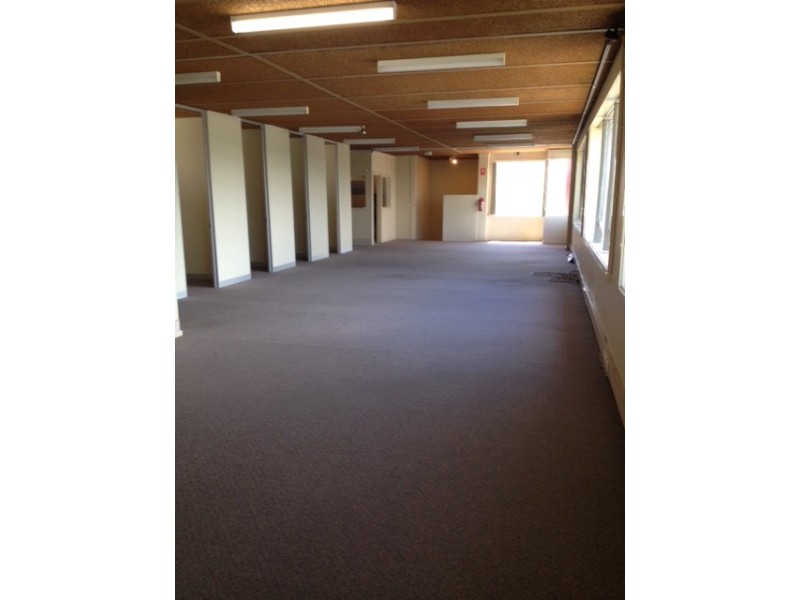 61 Matthews Avenue, Airport West VIC 3042