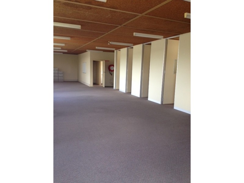 61 Matthews Avenue, Airport West VIC 3042