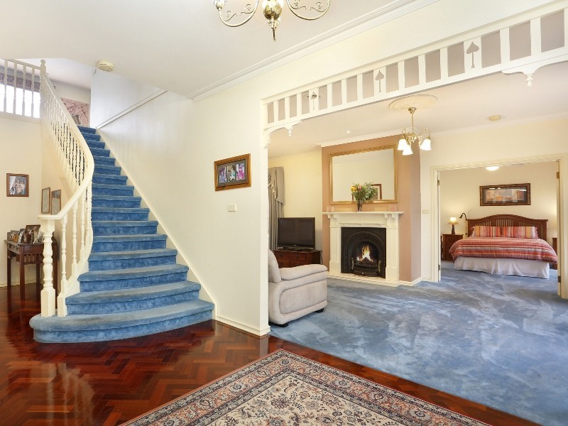 25 Inverness Mews, Greenvale VIC 3059