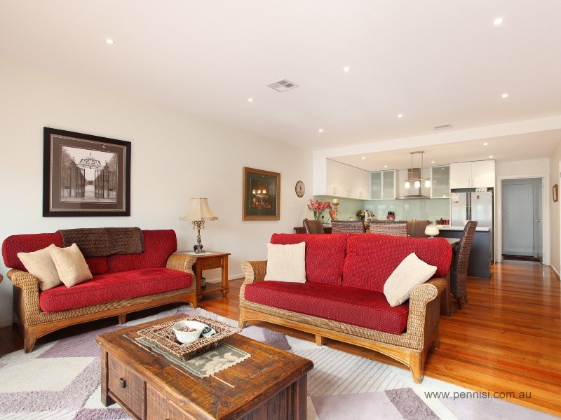 72 Quinn Grove, Keilor East VIC 3033