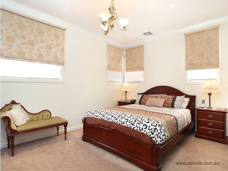 72 Quinn Grove, Keilor East VIC 3033