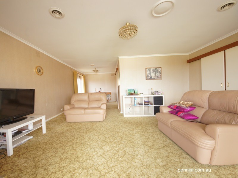 43 Patterson Avenue, Keilor VIC 3036