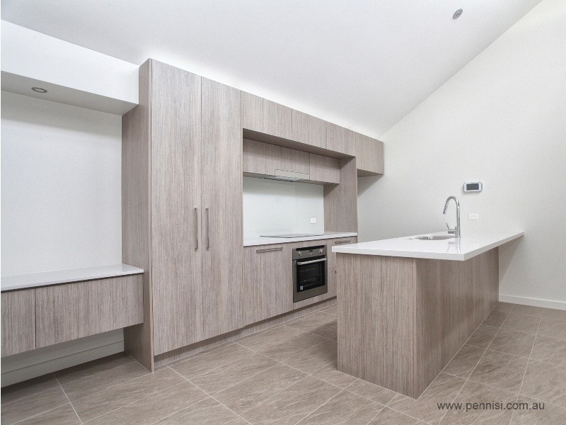 16 Thomas Street, Airport West VIC 3042