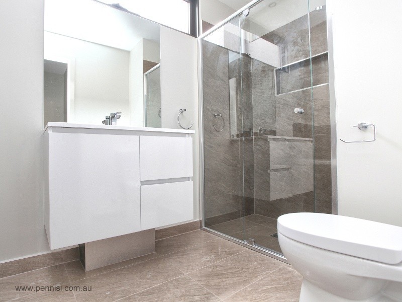 16 Thomas Street, Airport West VIC 3042
