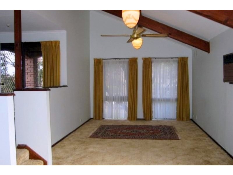 6 Bletchley Place, Kealba VIC 3021