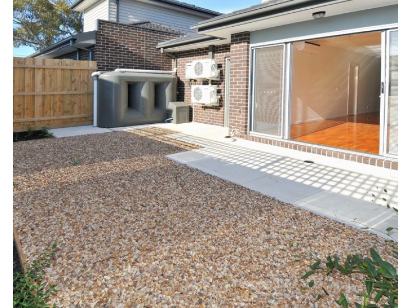 2/58 Snell Grove, Oak Park VIC 3046