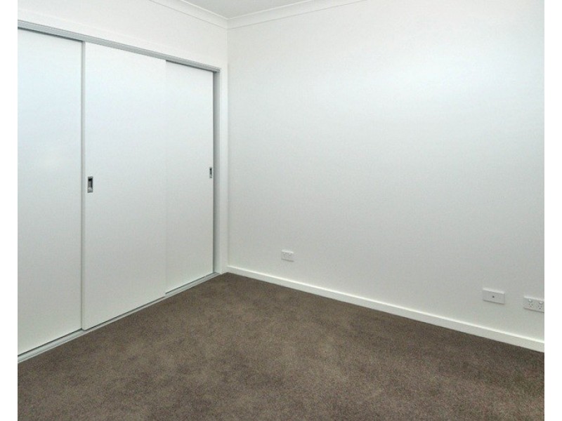 2/58 Snell Grove, Oak Park VIC 3046