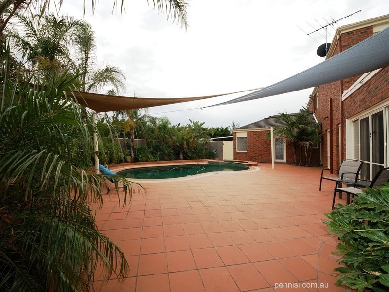 25 Inverness Mews, Greenvale VIC 3059