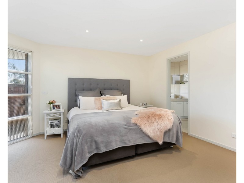 1/4 Herbert Street, Pascoe Vale VIC 3044