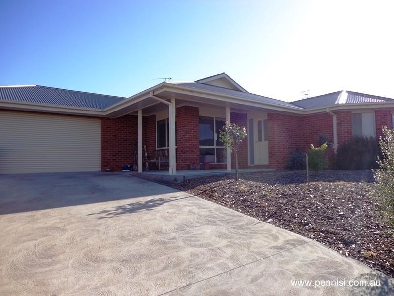 9 Chrystobel Way, Kilmore VIC 3764