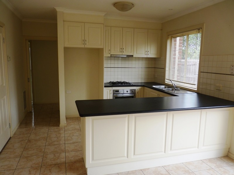 2/27 Phillip Road, Keilor East VIC 3033
