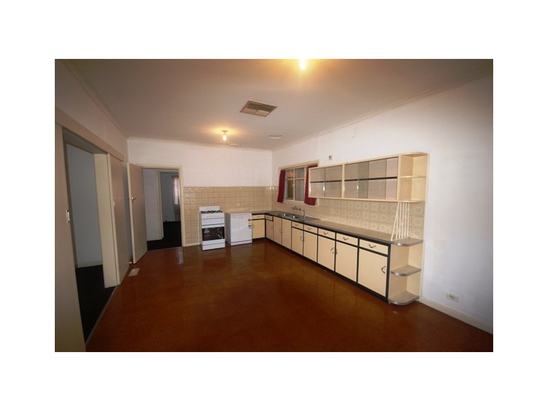 4 McNamara Avenue, Airport West VIC 3042