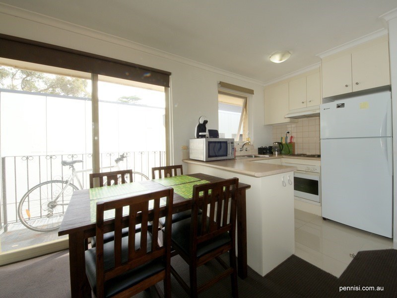 11/137 Woodlands Street, Essendon VIC 3040