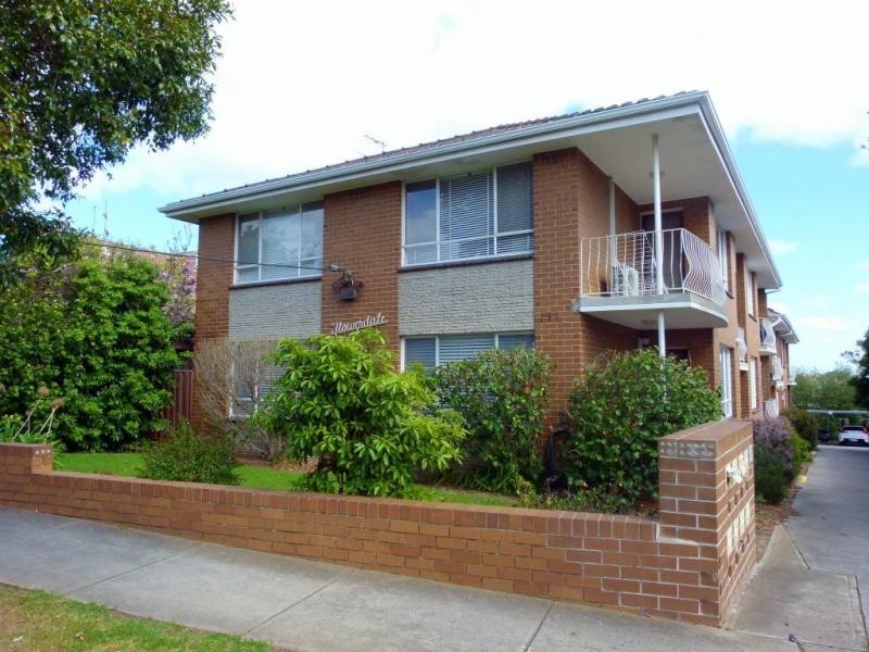 4/3 Flower Street, Essendon VIC 3040