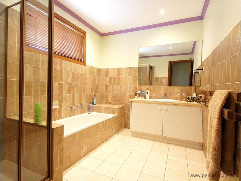 29 St Bernards Drive, Keilor East VIC 3033