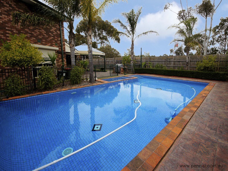 29 St Bernards Drive, Keilor East VIC 3033